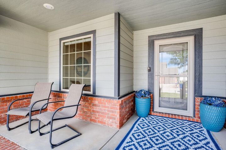 Property Photo:  1017 S Rue St  KS 67207 