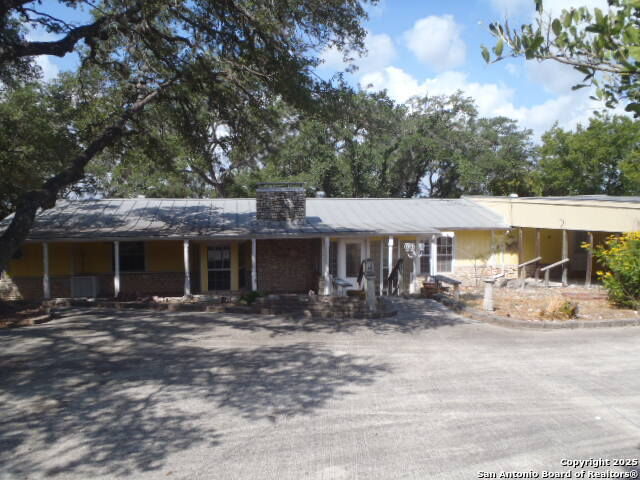 Property Photo: 650 Oakleaf TX 78133
