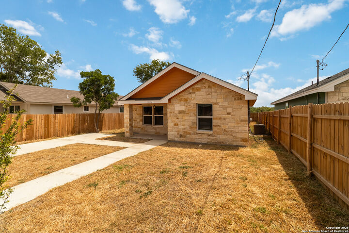 Property Photo: 10214 Renova TX 78214