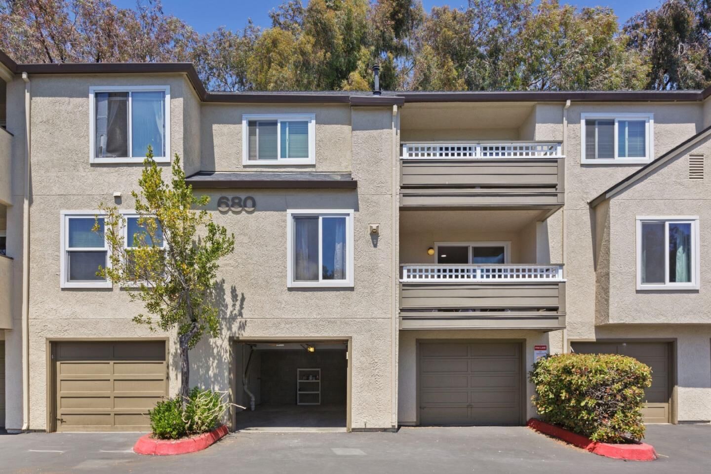 Property Photo:  680 Dartmore Lane 259  CA 94544 