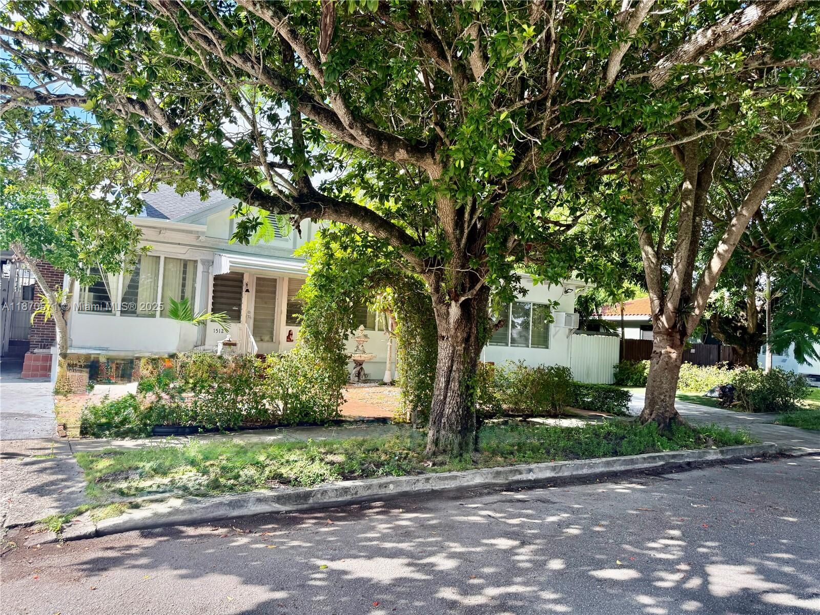 Property Photo: 1512 SW 14th Ter FL 33145