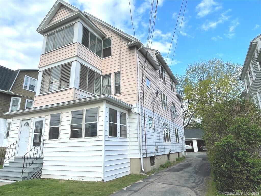 Property Photo: 36 Oakwood Avenue First Floor CT 06119