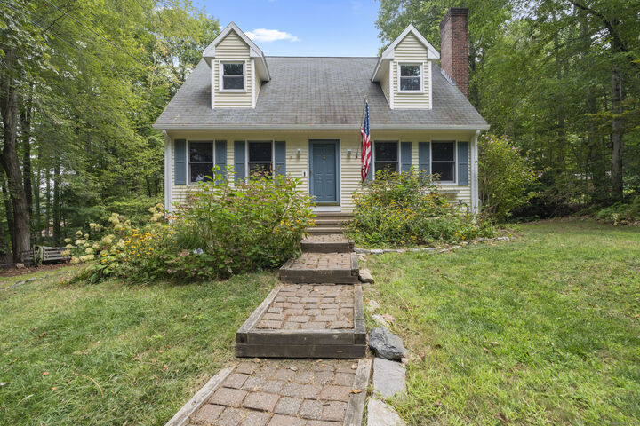 Property Photo:  105 Brainard Road  CT 06415 