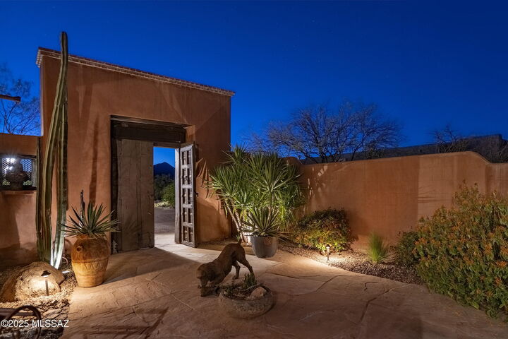 Property Photo: 535 E Dusty View Drive AZ 85755