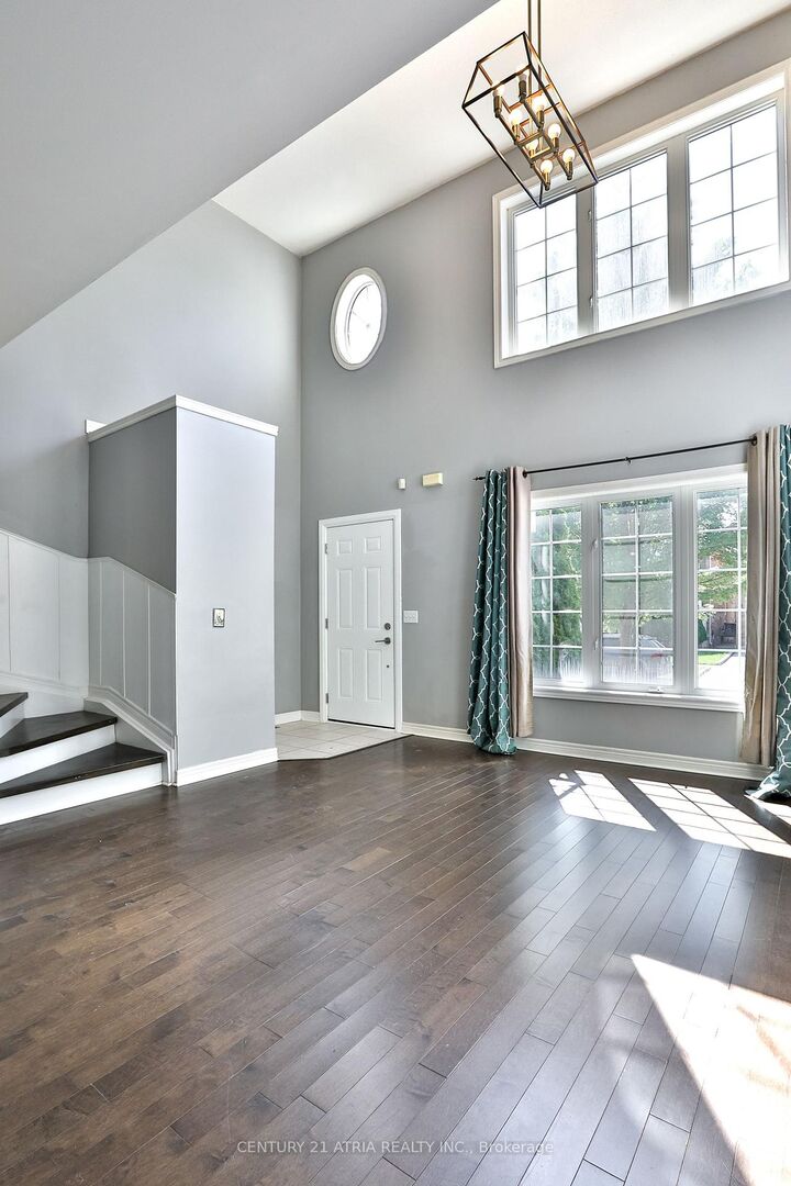 Property Photo: 68 Sunburst Crescent ON L6E 1R3