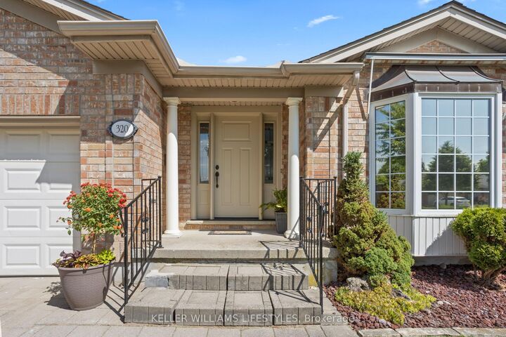 Photo de la propriété:  320 McGarrell Drive  ON N6G 5E9 