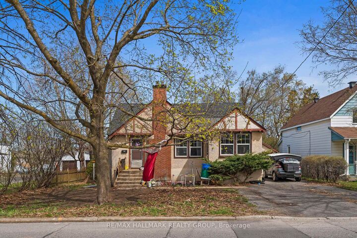 Property Photo:  279/285 Pleasant Park Road  ON K1H 5M7 