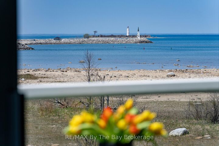 Property Photo: 40 Cranberry Surf N/A ON L9Y 5C4