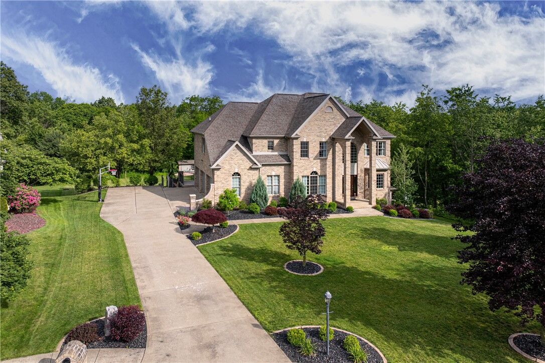 Property Photo: 110 Marcur Ln PA 15061