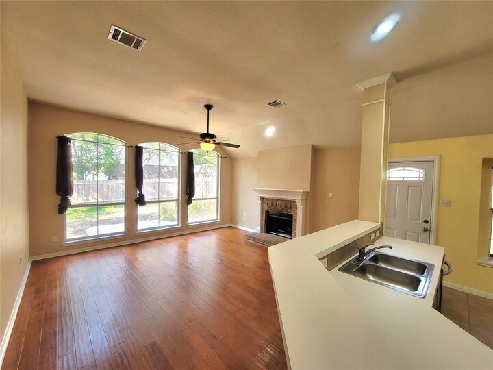 Property Photo:  6405 Dunsmere Court  TX 78749