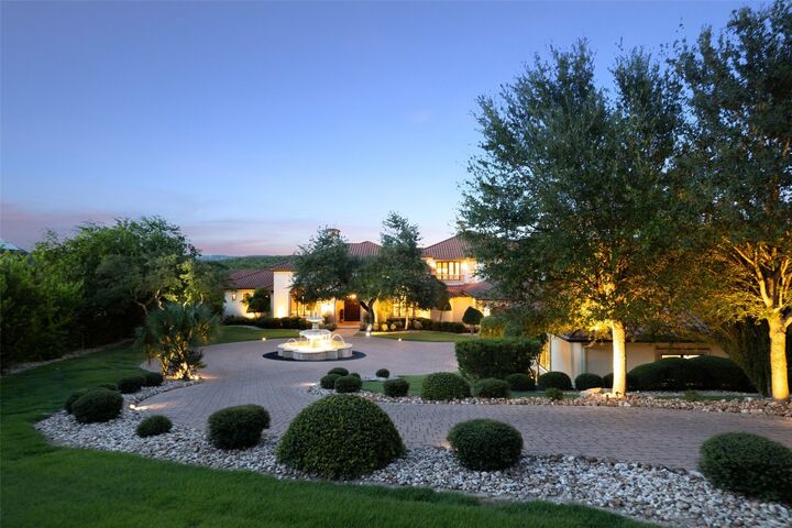 Property Photo: 457 Brandon Way TX 78733
