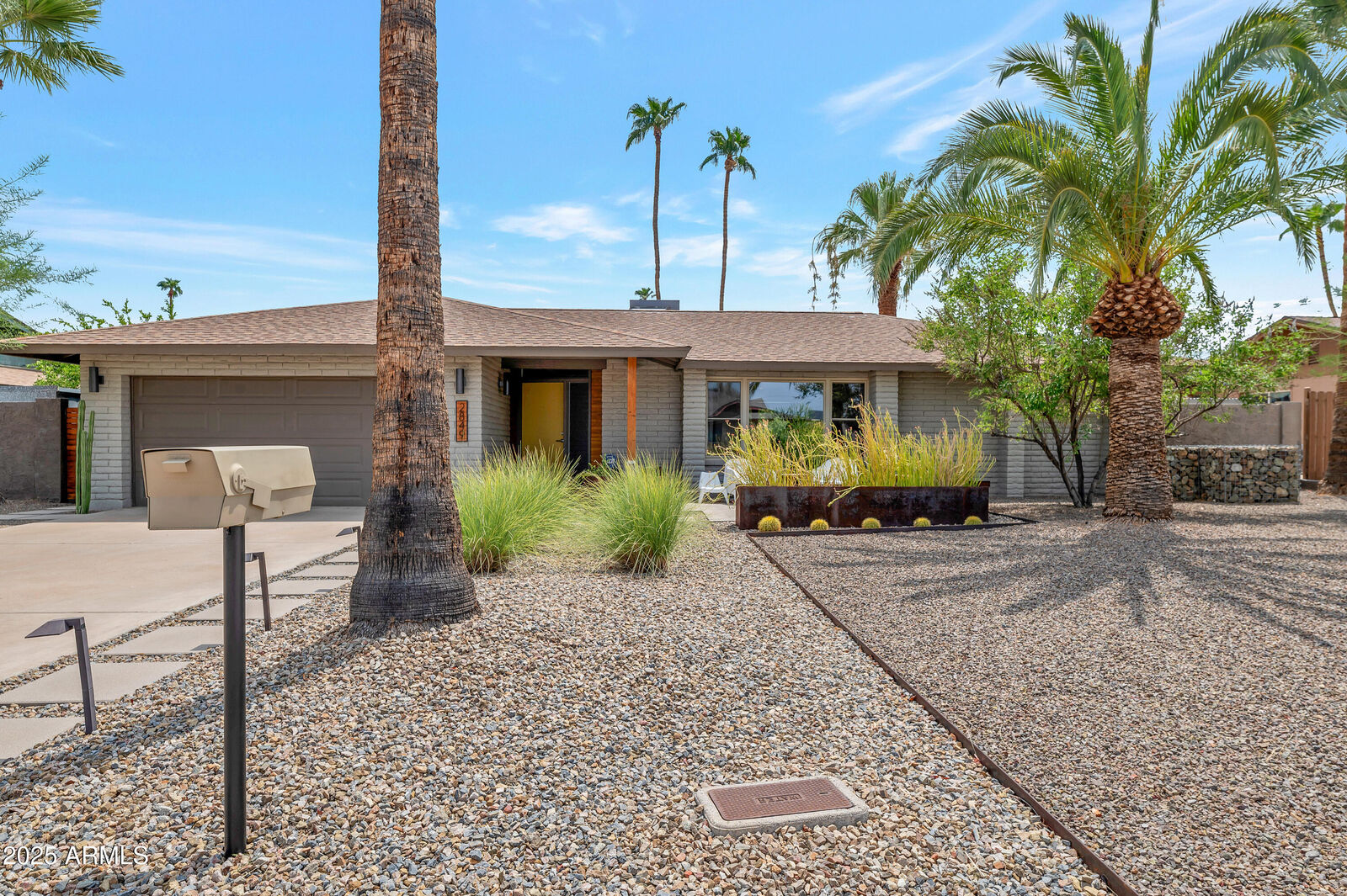 Property Photo:  2849 E Cannon Drive  AZ 85028 