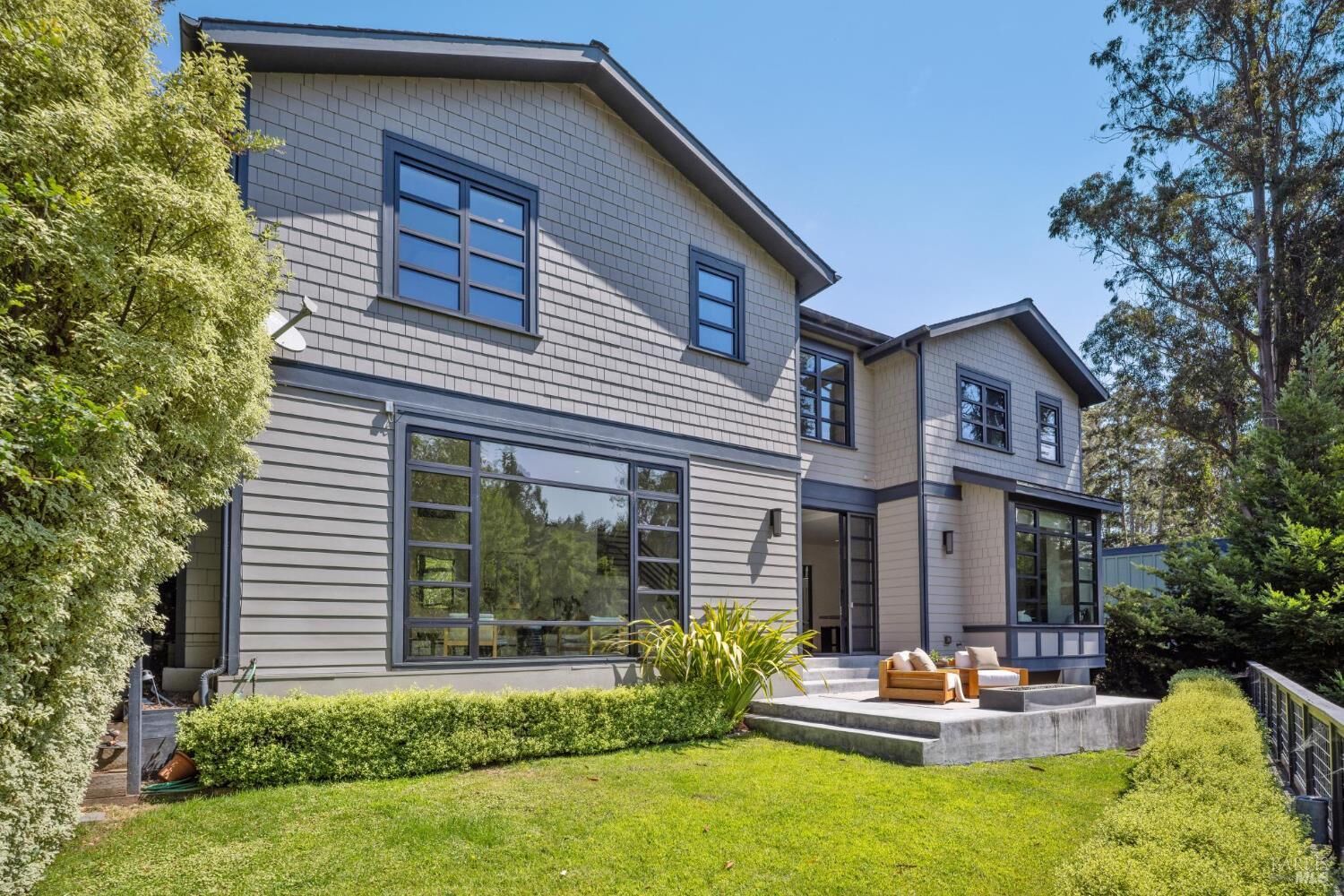 Property Photo: 409 Montford Avenue CA 94941