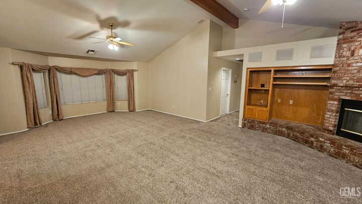 Property Photo:  5504 Danbury Court  CA 93312 