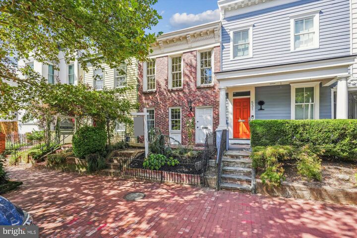 Property Photo:  533 6th St SE  DC 20003 