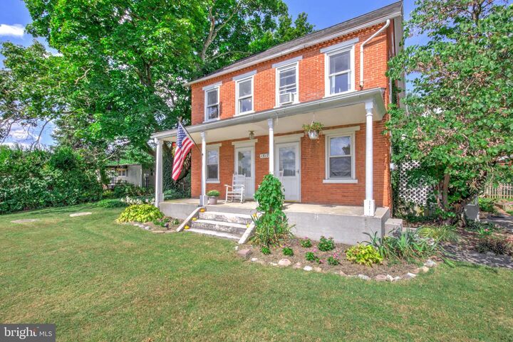 Property Photo: 1517 E Newport Road PA 17543
