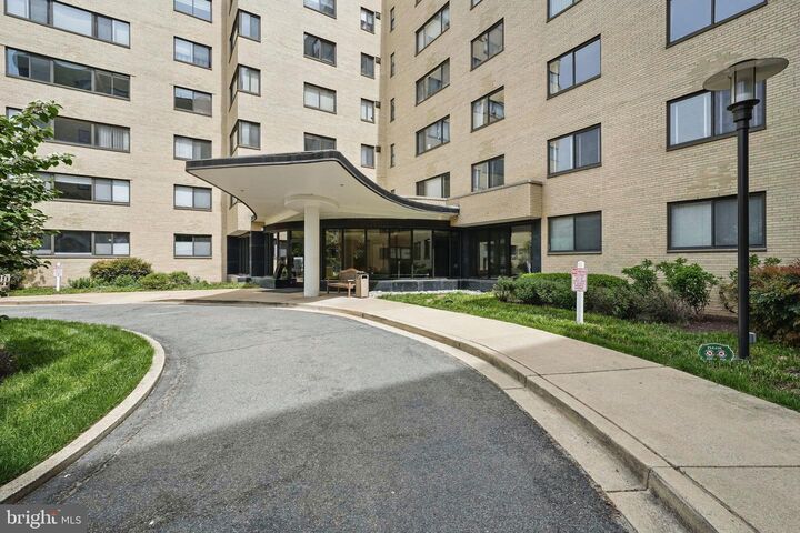 Property Photo:  3701 Connecticut Avenue NW 108  DC 20008 