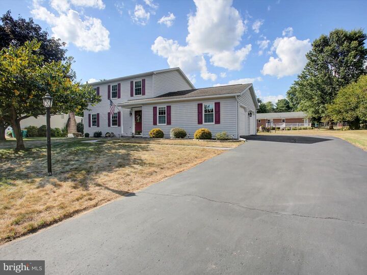 415 Glenn Avenue  Boiling Springs PA 17007 photo