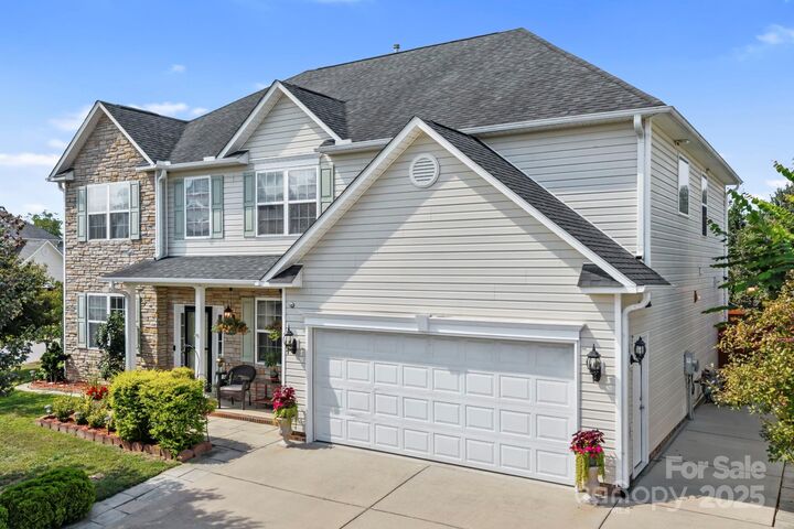 2 Breyerton Court  Asheville NC 28804 photo