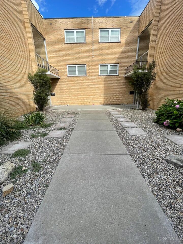 3321 Camvic Terrace  Cheviot OH 45211 photo