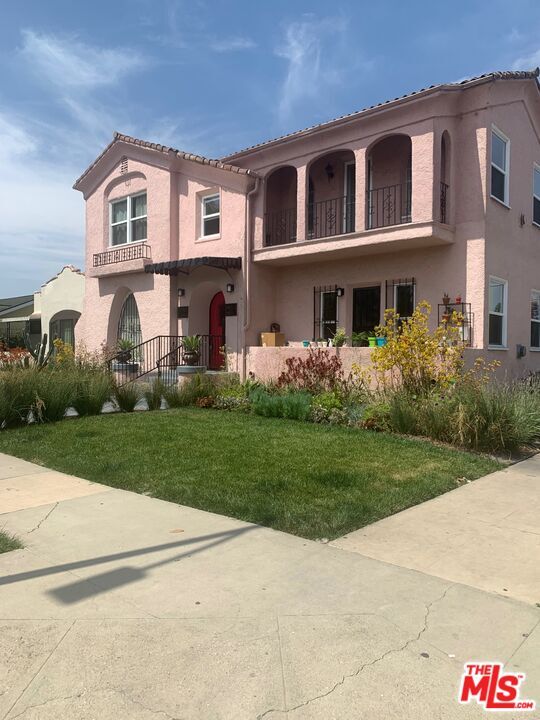 Property Photo: 2901 Somerset Dr CA 90016