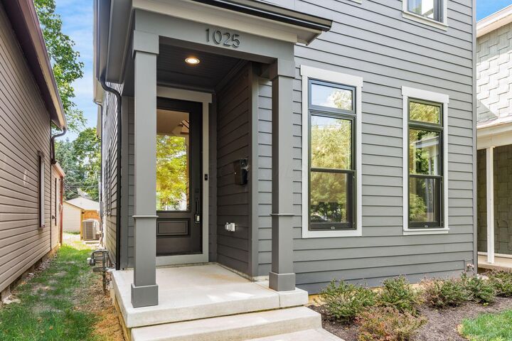 Property Photo: 1025 Hunter Avenue OH 43201