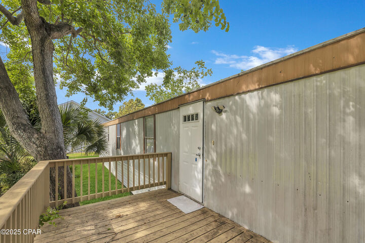 Property Photo: 2518 Shady Oak Court FL 32408
