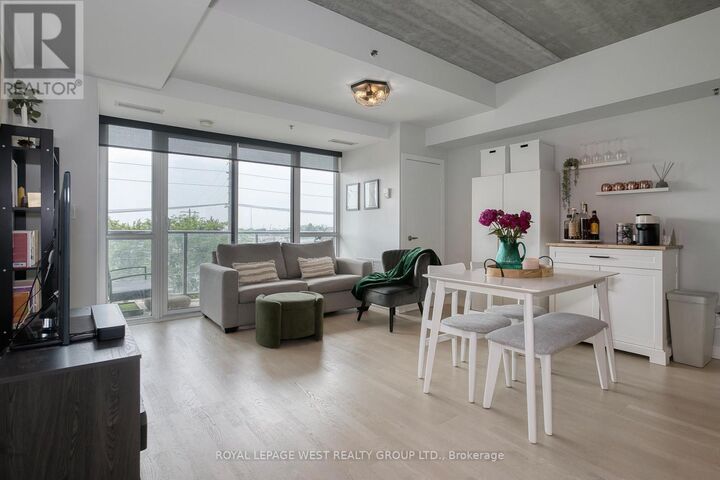 Photo de la propriété: 51 Lady Bank Road 301 ON M8Z 0C9
