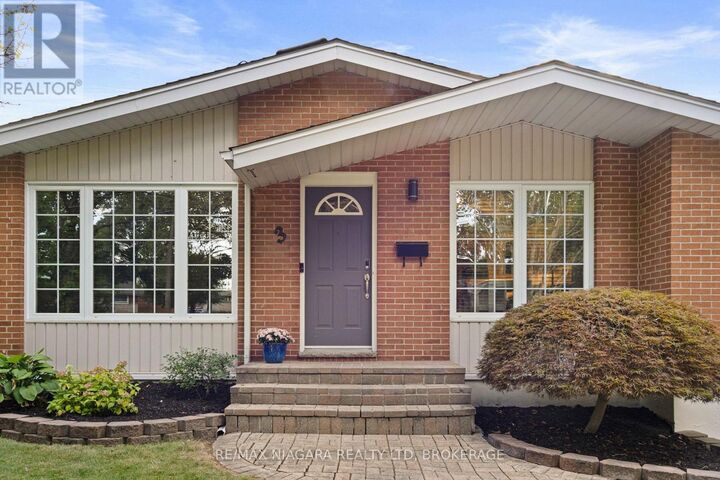 Property Photo: 3 Clearview Heights ON L2T 2W2