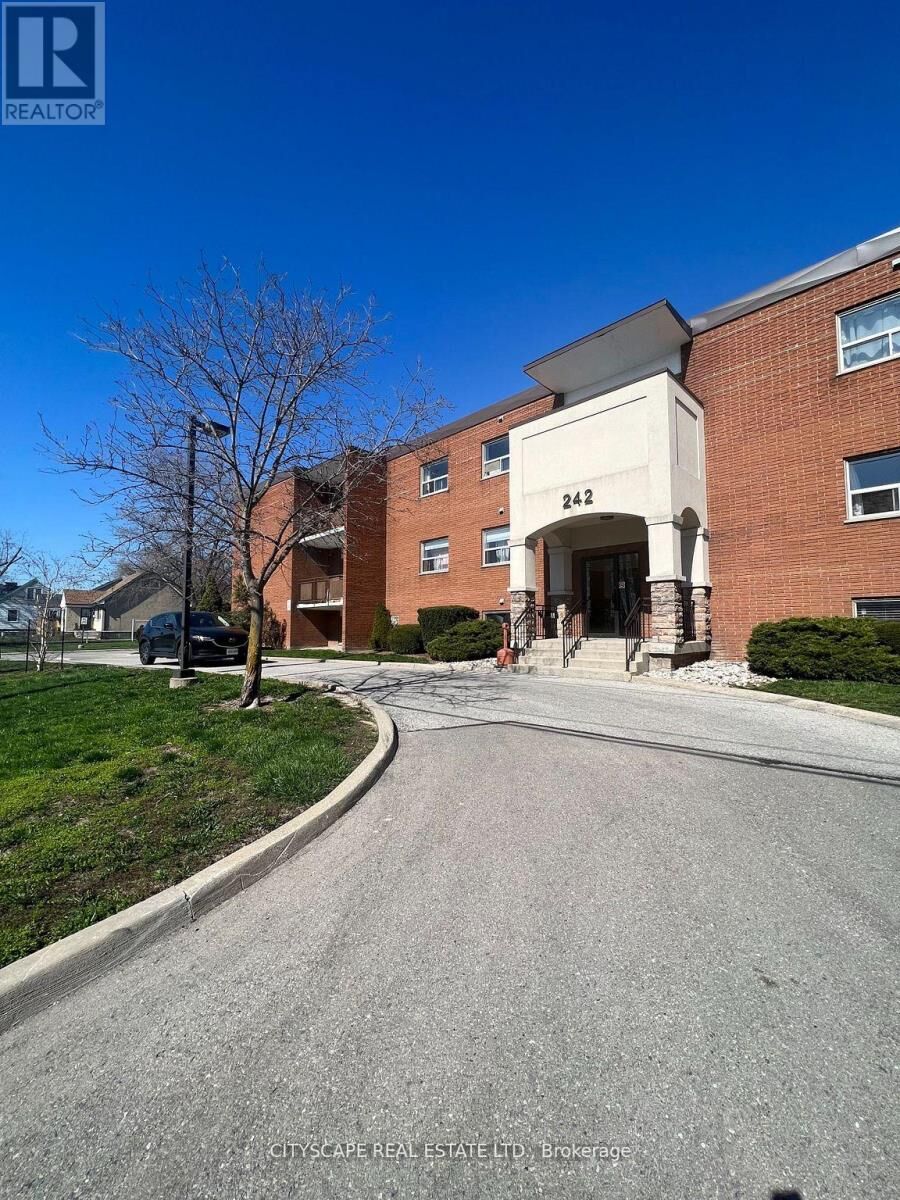 Property Photo: 242 Oakdale Avenue 104 ON L2P 3K5