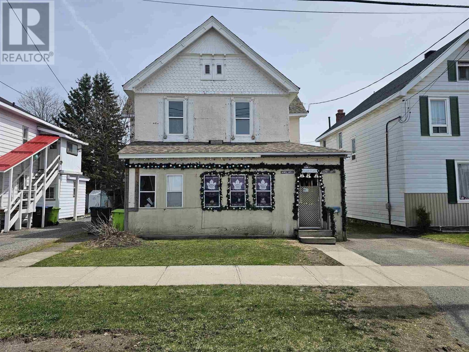 Property Photo: 84 Pilgrim St ON P6A 3E7