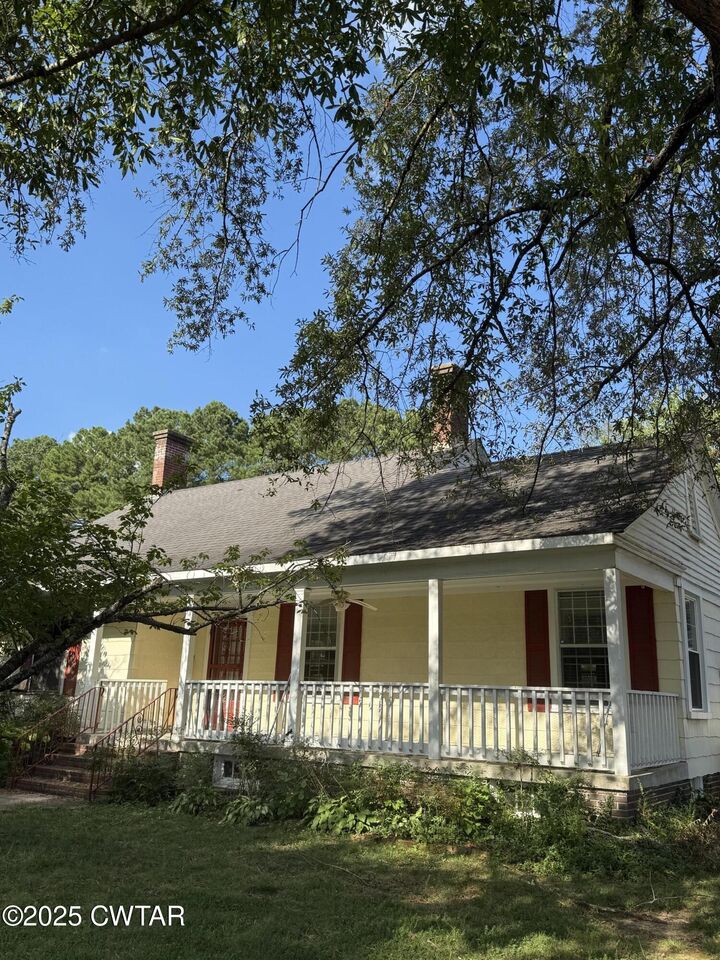 Property Photo: 11 Young Street TN 38301