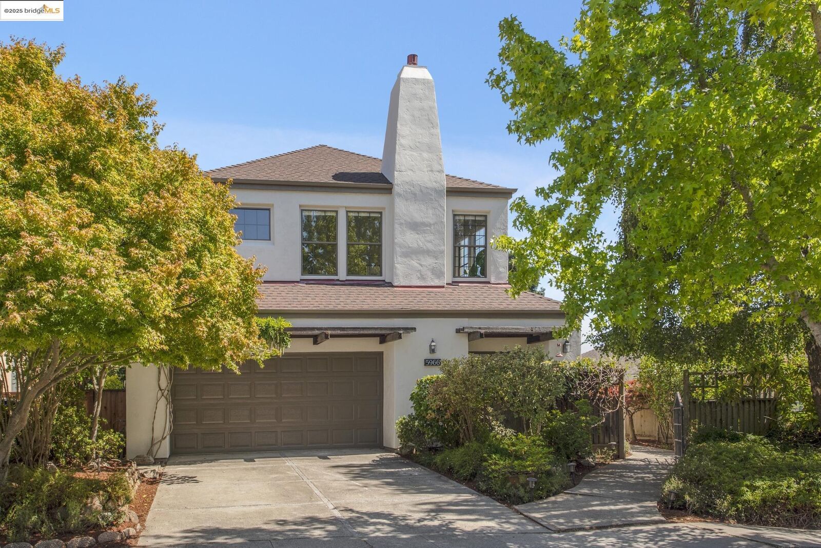 Property Photo:  5966 Glenarms Dr  CA 94611 
