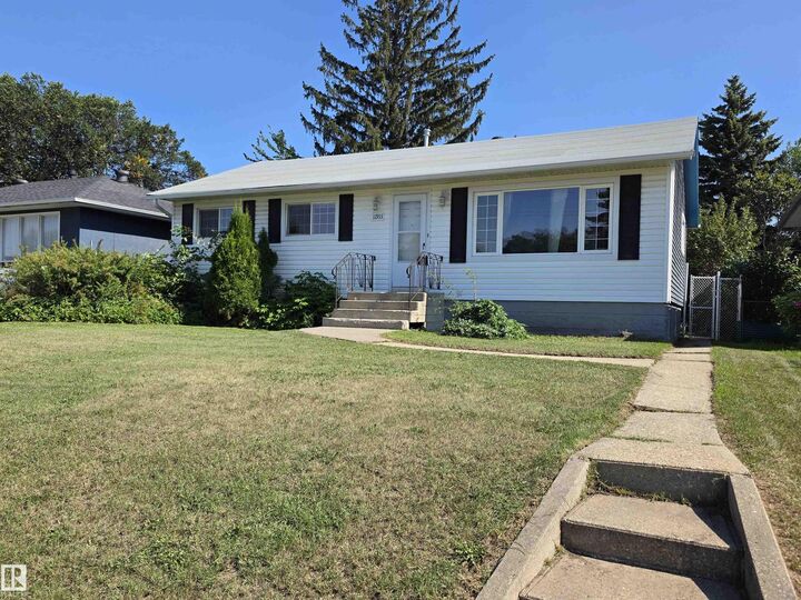 11933 50 Street NW  Edmonton AB T5W 3C1 photo