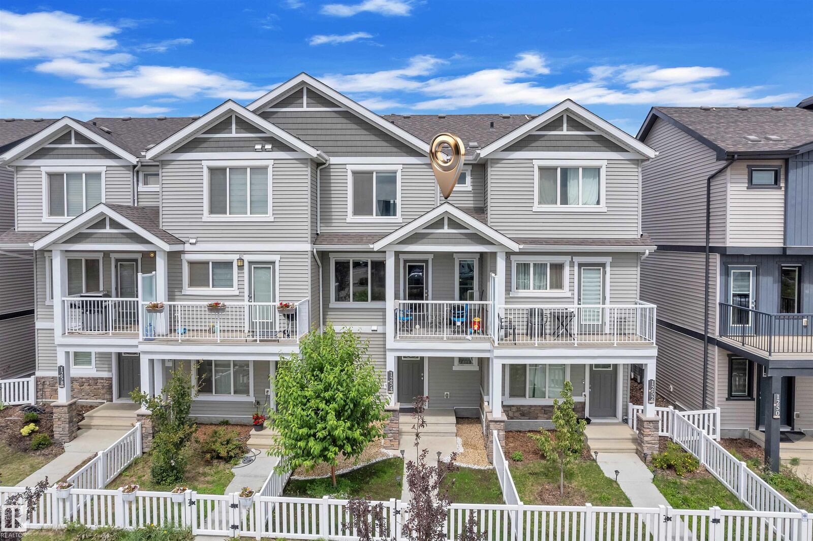 Property Photo: 1254 Aster Boulevard NW AB T6T 2N8