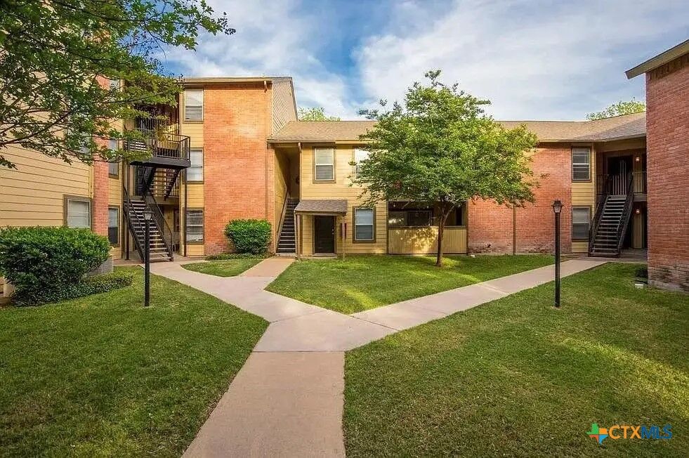 Property Photo: 2405 S 13th Street 721 TX 76504