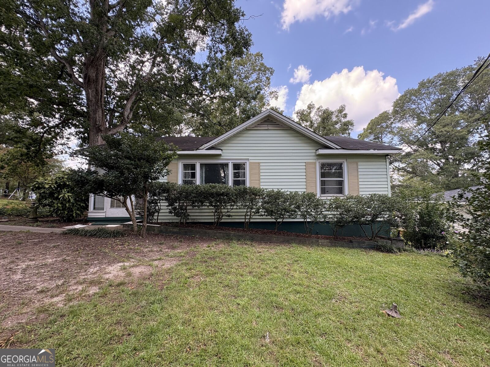 Property Photo: 203 Hillside Circle GA 30223