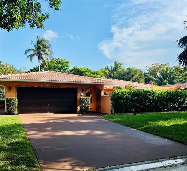 Property Photo: 11886 NW 24th St FL 33065