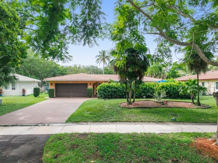 Property Photo: 11886 NW 24th St FL 33065
