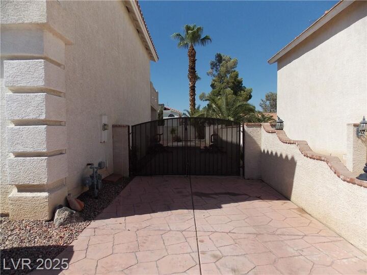 Property Photo: 1704 Silver Point Avenue NV 89123