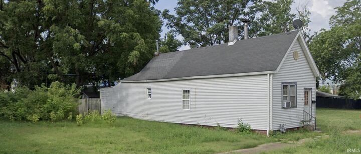 Property Photo: 1116 Georgia Street IN 47710-2336