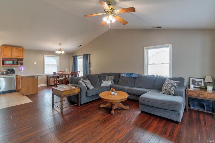 Property Photo:  6811 Lexington Drive  IN 47630-2123 