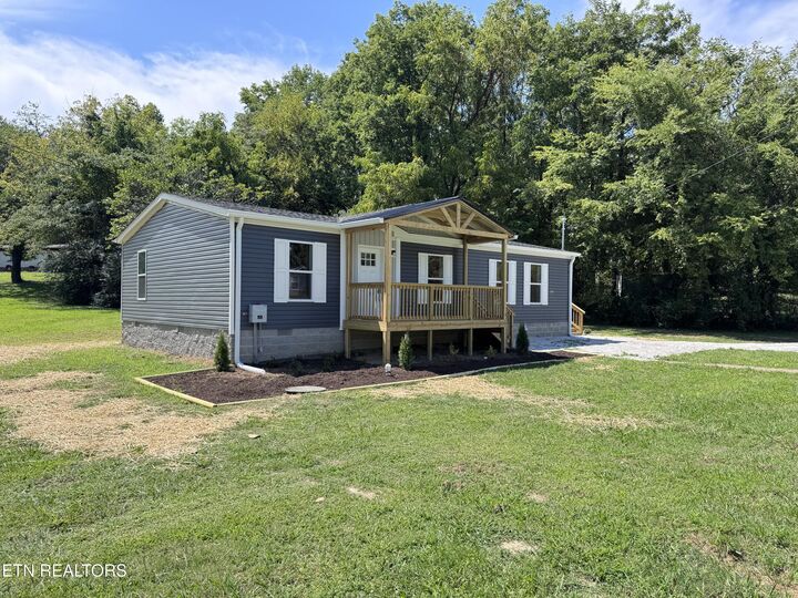 Property Photo: 598 Kingston Ave TN 37854