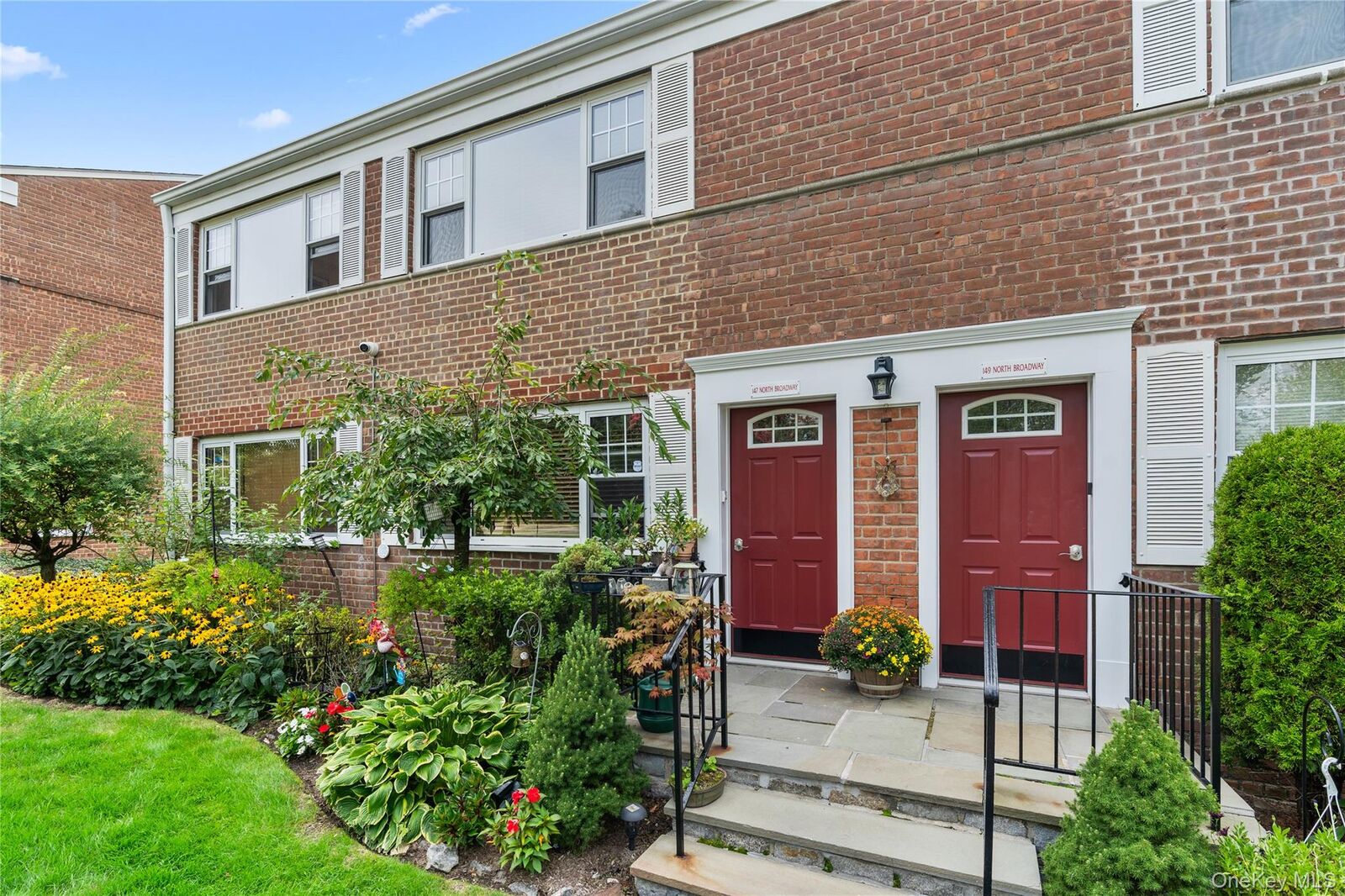 Property Photo: 147 N Broadway 2 NY 10603