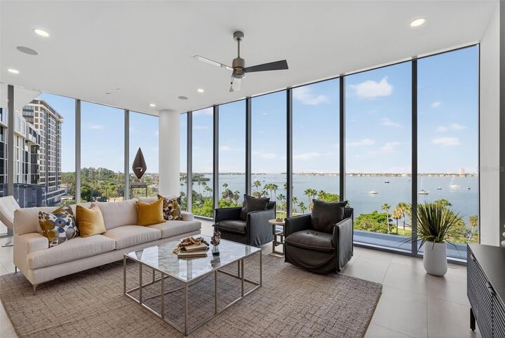 Property Photo: 605 S Gulfstream Avenue 5S FL 34236
