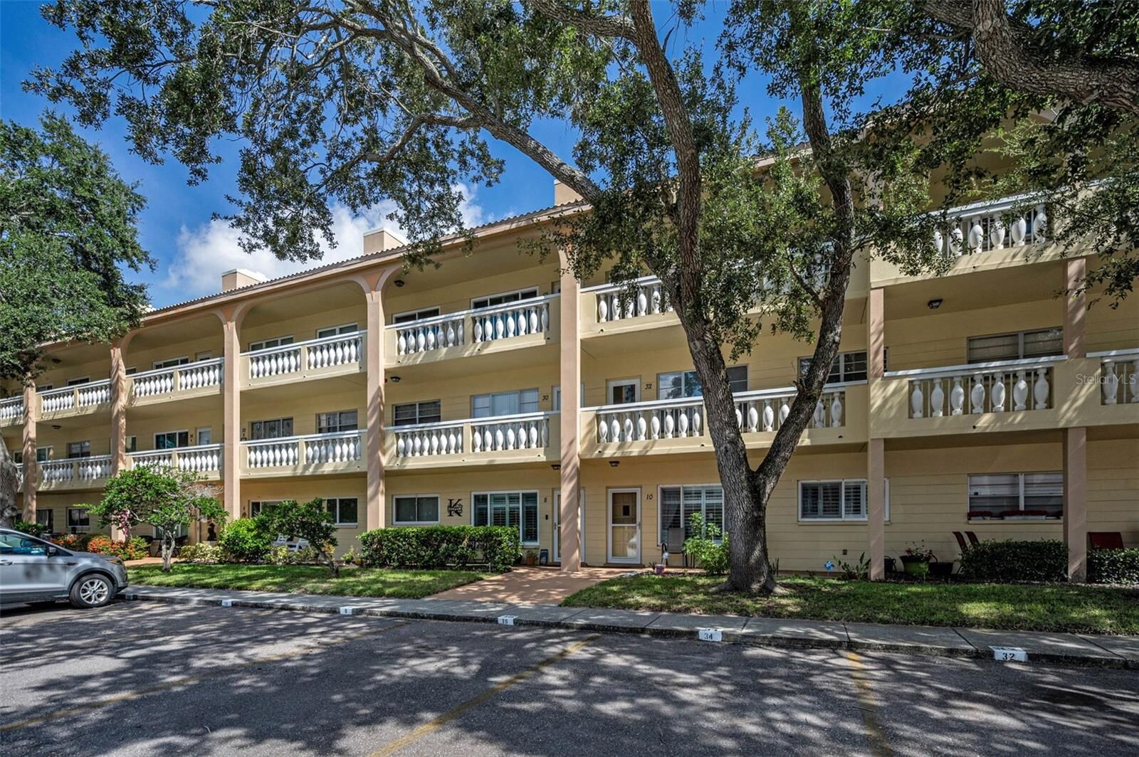 Property Photo: 2226 Switzerland Way 52 FL 33763