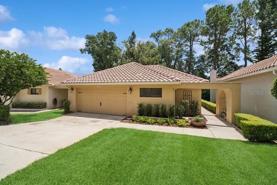 Property Photo: 1106 W Winged Foot Circle FL 32708