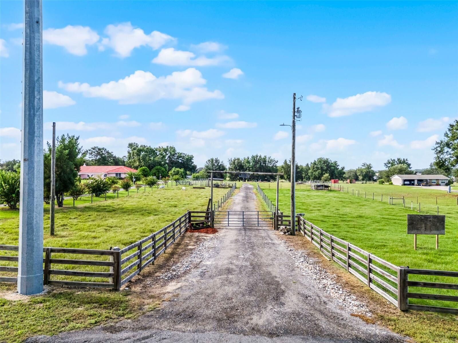 Property Photo: 4198 Ondich Road FL 32712