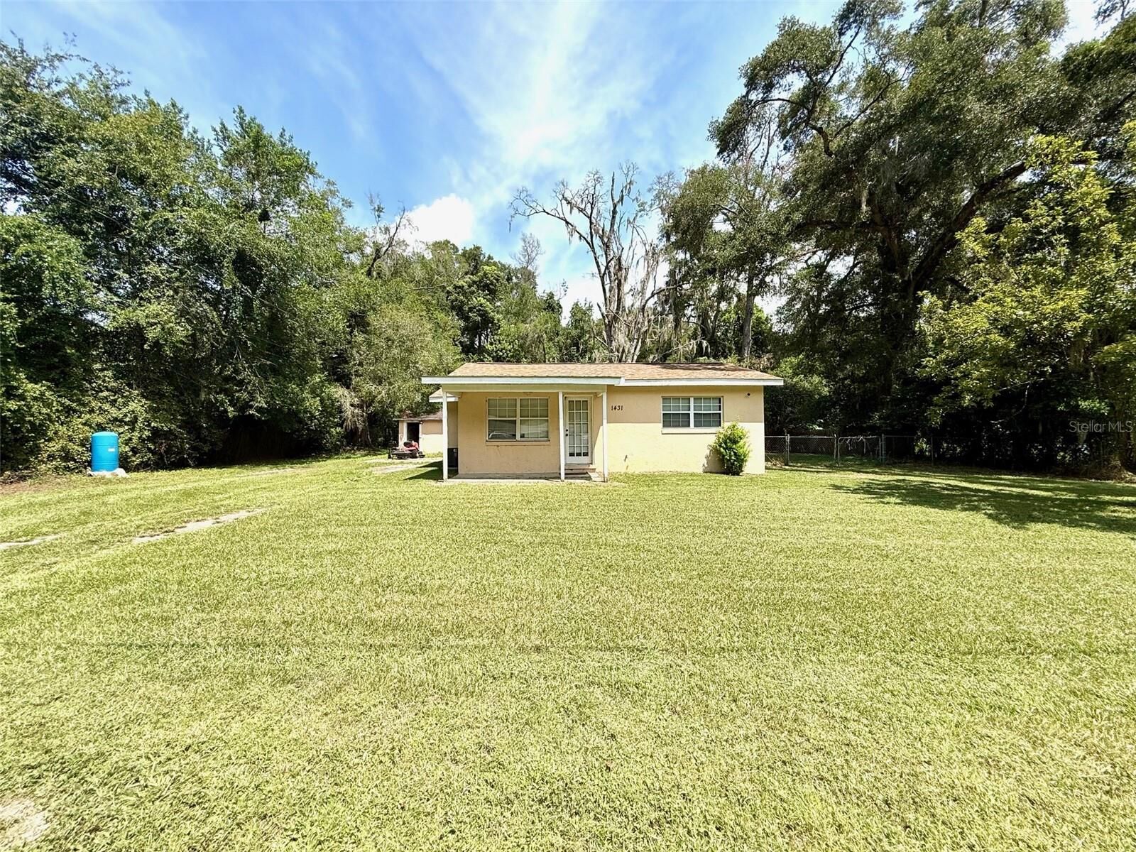 Property Photo: 1431 NE 29th Street FL 34479