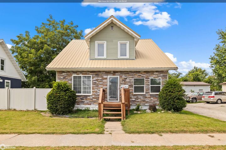 207 S 4th Street  Marshalltown IA 50158 photo
